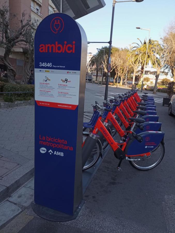 Ahllenrock Como Un Hotel, Pero Solo Para Ti Cornellà de Llobregat Kültér fotó