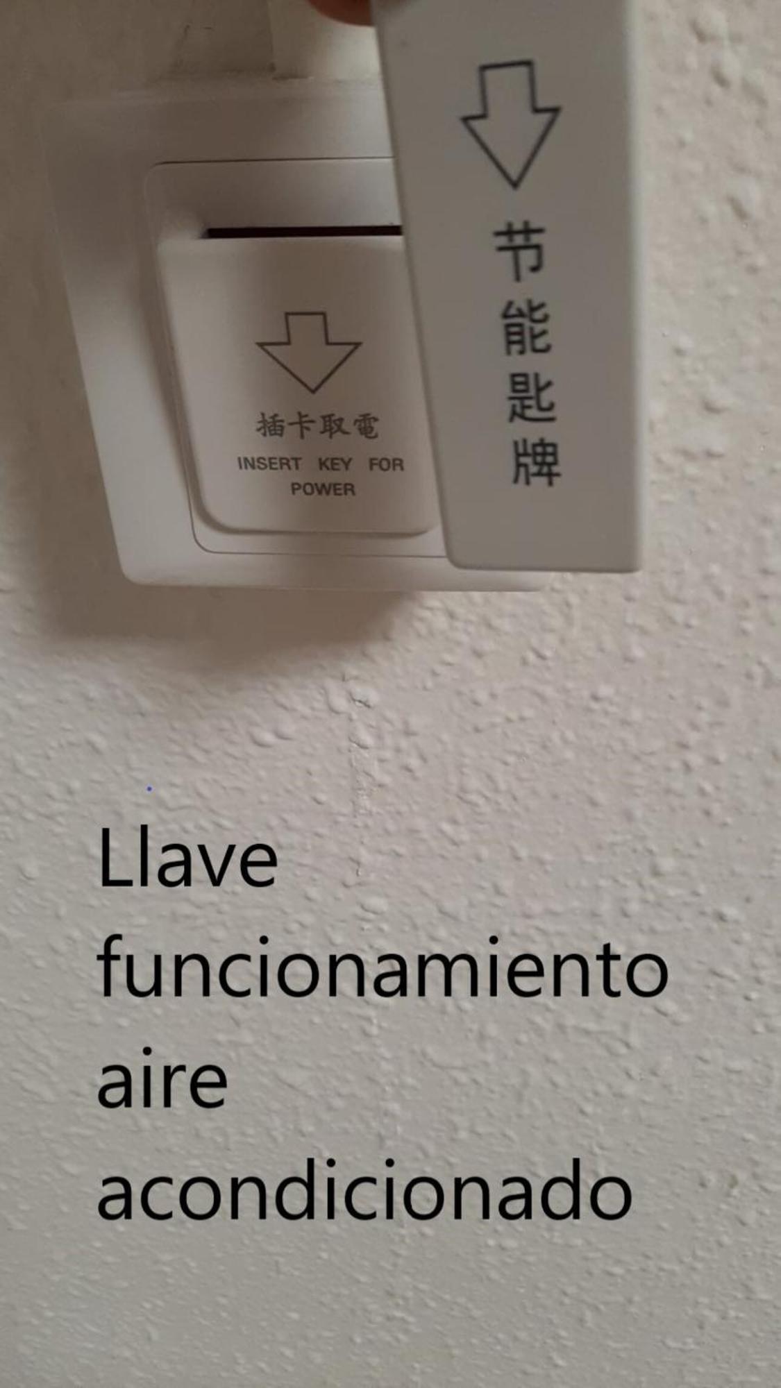 Ahllenrock Como Un Hotel, Pero Solo Para Ti Cornellà de Llobregat Kültér fotó